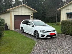 Vit Begagnad 2015 VW Golf VII R Kombi | 225 000 kr (Marknadspris)
