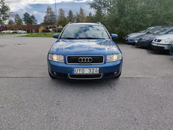 Mörkblå Begagnad 2004 Audi A4 Comfort Kombi | 21 900 kr (Marknadspris)