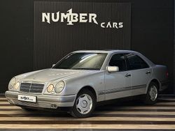 Ljusgrå Begagnad 1997 Mercedes E200 Elegance Sedan | 49 900 kr