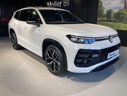 Vit (oryx white pearl) Ny 2025 VW Tayron R-line SUV | 721 700 kr (Marknadspris)
