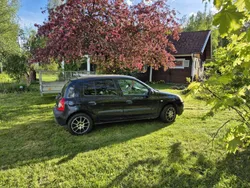 Svart Begagnad 2005 Renault Clio R.S. Halvkombi | 19 000 kr (Marknadspris)