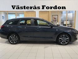 Grå Begagnad 2023 Hyundai i30 Essential Kombi | 217 900 kr (Marknadspris)