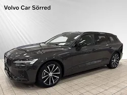 Grå Begagnad 2024 Volvo V60 Plus Kombi | 494 900 kr (Marknadspris)