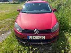 Röd Begagnad 2010 VW Golf VI Kombi | 10 000 kr