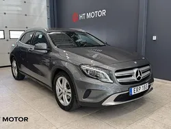 Mörkgrå (grå) Begagnad 2016 Mercedes GLA200 SUV | 219 900 kr (Marknadspris)
