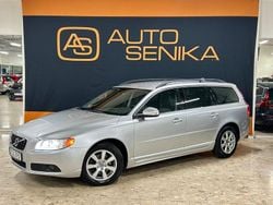 Ljusgrå Begagnad 2011 Volvo V70 Momentum Kombi | 109 900 kr (Marknadspris)