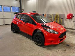Vit Begagnad 2015 Ford Fiesta Halvkombi | 1 200 000 kr