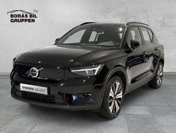 Svart Begagnad 2023 Volvo XC40 Plus SUV | 319 000 kr