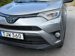 Silver Begagnad 2018 Toyota RAV4 Hybrid Edition SUV | 219 000 kr (Marknadspris)
