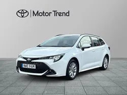 Vit Begagnad 2024 Toyota Corolla Sport Kombi | 279 900 kr (Superpris)