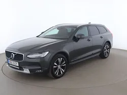 Grå Begagnad 2020 Volvo V90 CC Momentum Kombi | 331 000 kr (Bra pris)