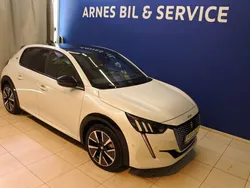 Vit Begagnad 2022 Peugeot e-208 GT Halvkombi | 279 900 kr