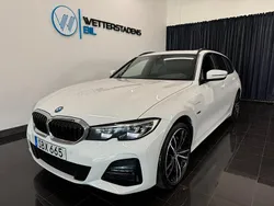 Vit Begagnad 2022 BMW 330e M Sport Kombi | 349 000 kr (Marknadspris)