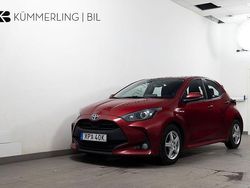 Röd Begagnad 2020 Toyota Yaris Hybrid Active Halvkombi | 119 900 kr (Marknadspris)