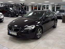 Svart Begagnad 2017 Volvo V40 Momentum Halvkombi | 164 900 kr (Marknadspris)