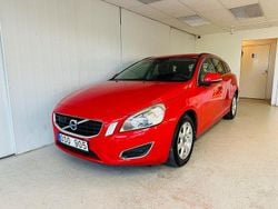 Röd Begagnad 2012 Volvo V60 Momentum Kombi | 59 900 kr (Marknadspris)