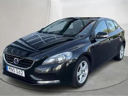 Svart Begagnad 2015 Volvo V40 Kinetic Kombi | 99 000 kr (Marknadspris)