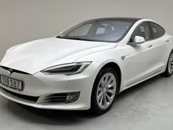 Vit Begagnad 2016 Tesla Model S Sedan | 239 000 kr (Bra pris)