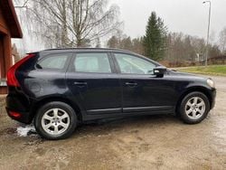 Svart Begagnad 2010 Volvo XC60 Kinetic SUV | 100 000 kr (Bra pris)