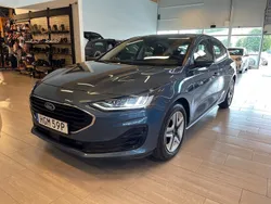 Blå Begagnad 2022 Ford Focus Business Edition Halvkombi | 168 000 kr (Marknadspris)