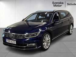 Mörkblå Begagnad 2017 VW Passat GT Kombi | 209 200 kr (Marknadspris)