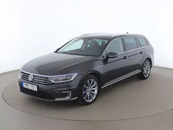 Grå Begagnad 2018 VW Passat GTE Kombi | 198 000 kr (Marknadspris)