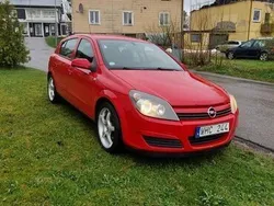 Röd Begagnad 2005 Opel Astra Halvkombi | 20 000 kr (Marknadspris)