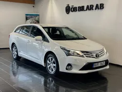 Vit Begagnad 2014 Toyota Avensis Kombi | 94 900 kr (Marknadspris)