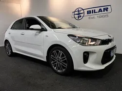 Vit Begagnad 2017 Kia Rio Advance Halvkombi | 139 000 kr (Marknadspris)