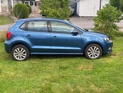 Blå Begagnad 2016 VW Polo Halvkombi | 78 000 kr (Bra pris)