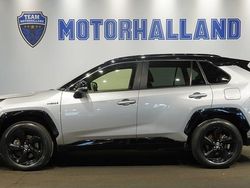 Grå Begagnad 2021 Toyota RAV4 Hybrid SUV | 314 900 kr (Marknadspris)
