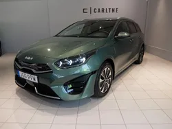 Grön (grön metallic) Begagnad 2023 Kia Ceed Sportswagon Advance Kombi | 254 000 kr (Marknadspris)