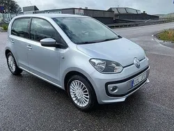 Silver Begagnad 2013 VW up! high up! Halvkombi | 64 900 kr (Marknadspris)