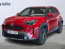 Röd Begagnad 2022 Toyota Yaris Cross SUV | 298 900 kr (Marknadspris)