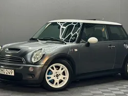 Mörkgrå (grå) Begagnad 2002 Mini Cooper S Sport Halvkombi | 49 900 kr (Dyr)