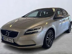 Ljusbrun (brun) Begagnad 2017 Volvo V40 Business Edition Kombi | 169 900 kr (Lite dyr)