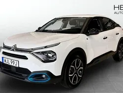 Vit (white) Begagnad 2022 Citroën e-C4 Feel Halvkombi | 209 800 kr (Marknadspris)