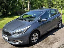 Blå Begagnad 2014 Kia Ceed Comfort Halvkombi | 92 000 kr (Marknadspris)
