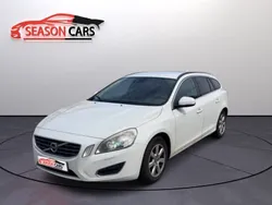 Vit Begagnad 2010 Volvo V60 Momentum Kombi | 64 900 kr (Dyr)