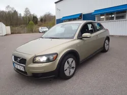 Grön Begagnad 2009 Volvo C30 Momentum Halvkombi | 35 000 kr (Marknadspris)