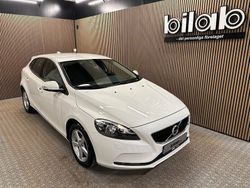 Vit Begagnad 2016 Volvo V40 Kombi | 159 000 kr (Marknadspris)