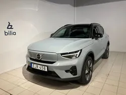 Grå Begagnad 2023 Volvo XC40 Core SUV | 419 900 kr