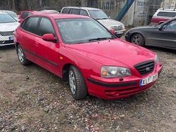Röd Begagnad 2006 Hyundai Elantra Halvkombi | 12 999 kr
