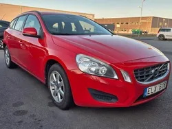Röd Begagnad 2012 Volvo V60 Kombi | 44 900 kr (Marknadspris)