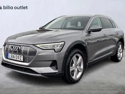 Grå Begagnad 2021 Audi e-tron Proline SUV | 389 900 kr (Marknadspris)