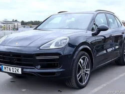 Blå samma som bilen Begagnad 2022 Porsche Cayenne Turbo SUV | 1 049 900 kr