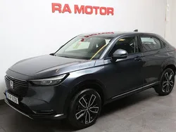 Mörkgrå Begagnad 2023 Honda HR-V Hybrid SUV | 309 800 kr (Marknadspris)