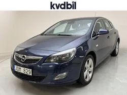 Mörkblå (mörkblå metallic) Begagnad 2011 Opel Astra Enjoy Halvkombi | 84 800 kr (Marknadspris)