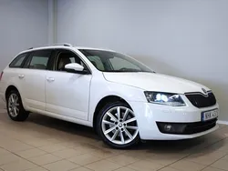 Vit Begagnad 2014 Skoda Octavia Elegance Kombi | 84 900 kr (Marknadspris)