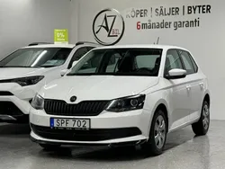 Vit Begagnad 2016 Skoda Fabia Ambiente Halvkombi | 89 900 kr (Marknadspris)